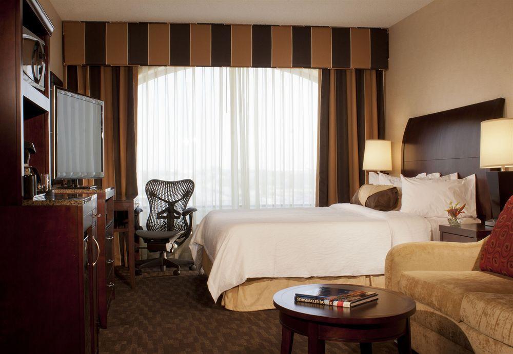 Embassy Suites By Hilton Dallas Near The Galleria Екстер'єр фото