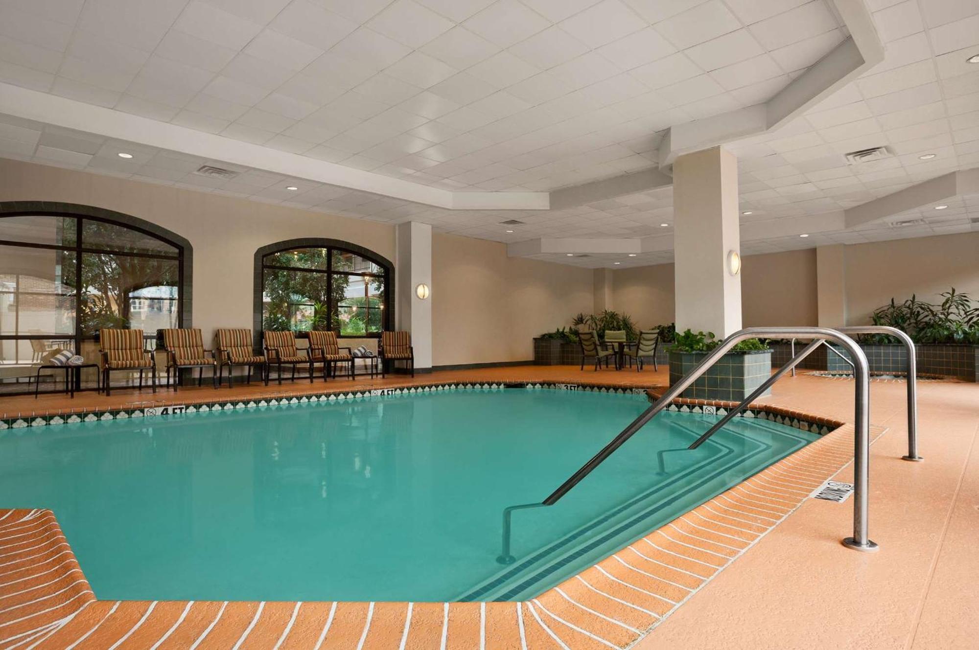 Embassy Suites By Hilton Dallas Near The Galleria Екстер'єр фото