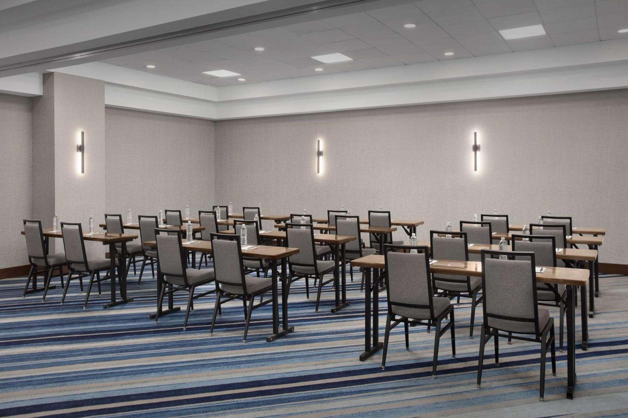 Embassy Suites By Hilton Dallas Near The Galleria Екстер'єр фото