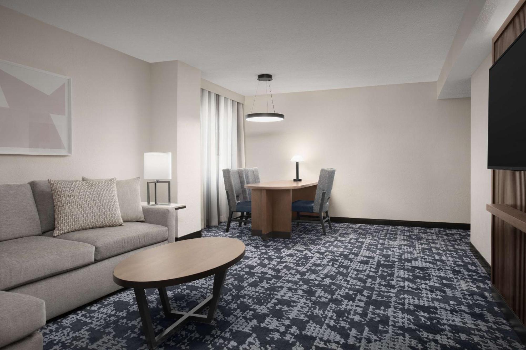 Embassy Suites By Hilton Dallas Near The Galleria Екстер'єр фото