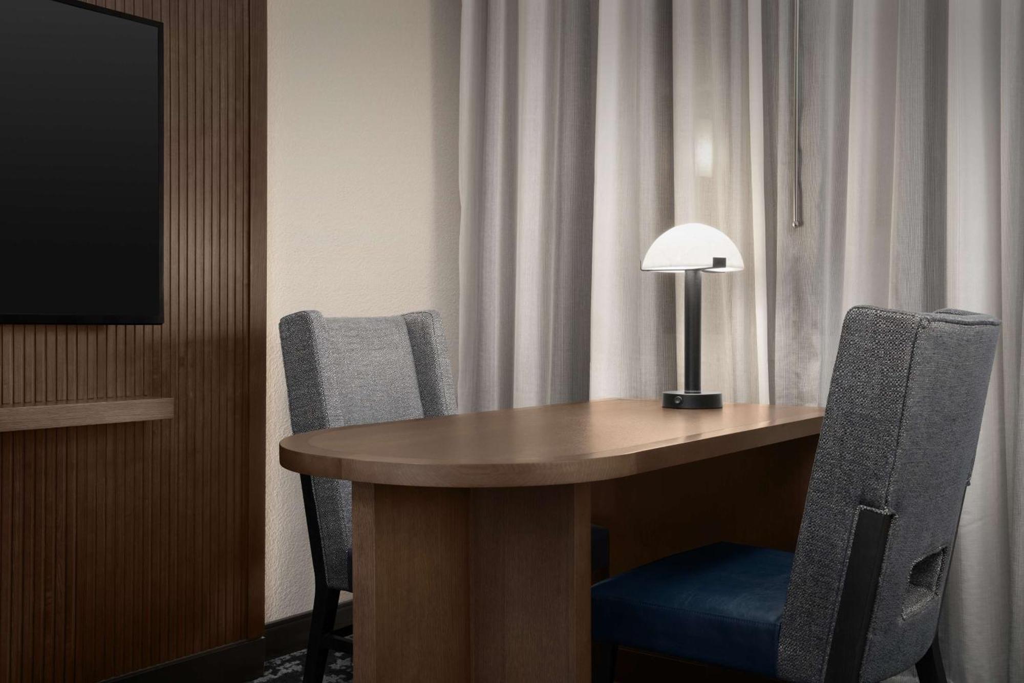 Embassy Suites By Hilton Dallas Near The Galleria Екстер'єр фото
