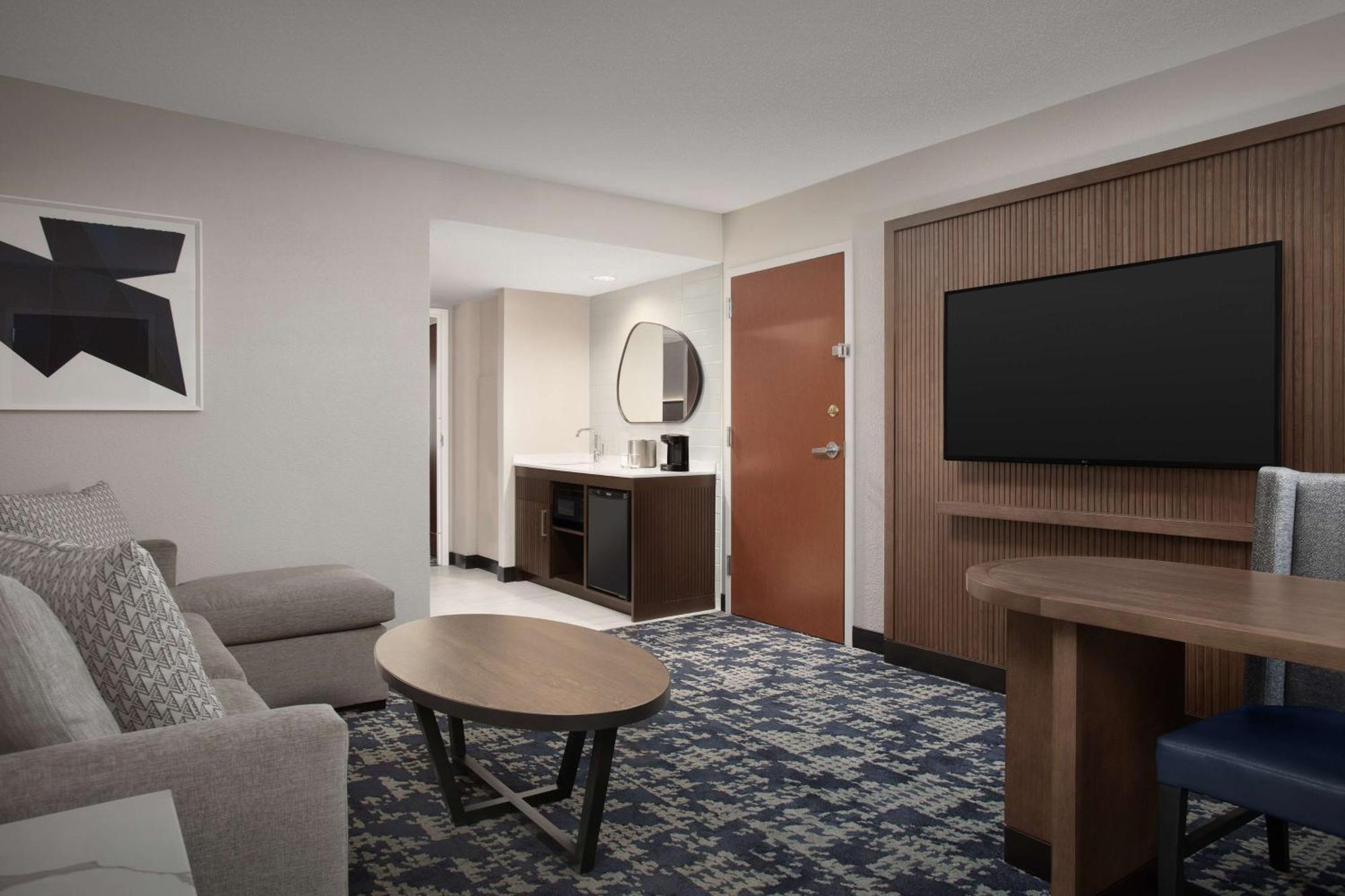 Embassy Suites By Hilton Dallas Near The Galleria Екстер'єр фото