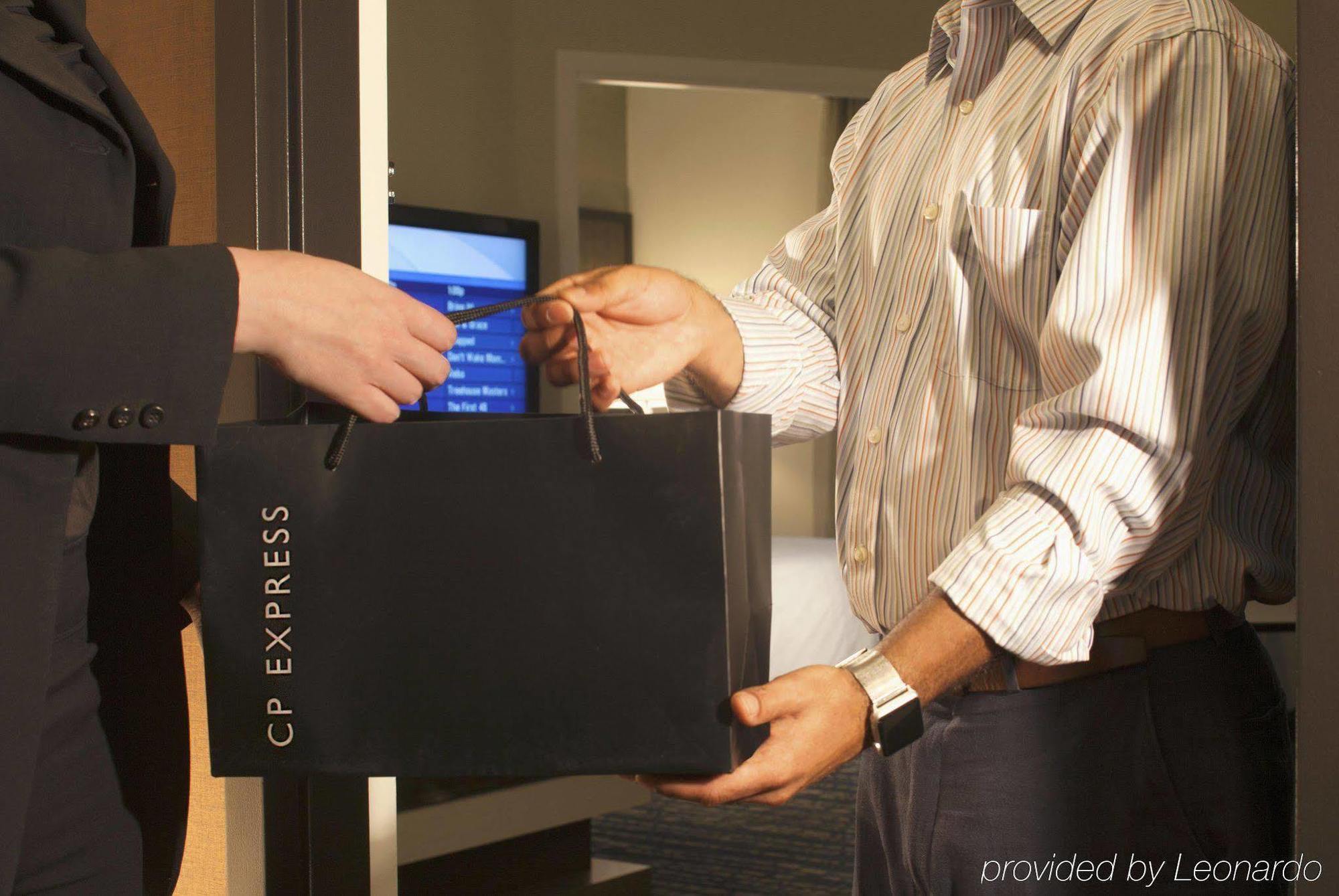 Embassy Suites By Hilton Dallas Near The Galleria Екстер'єр фото